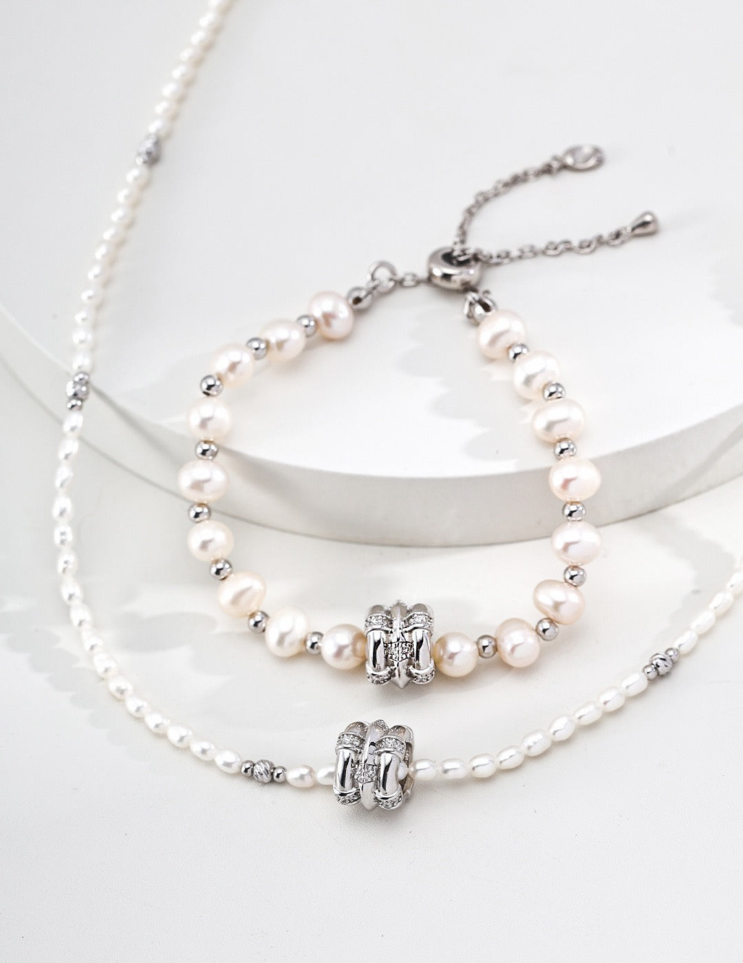 Fortuna Pearl Wheel Bracelet – view 3