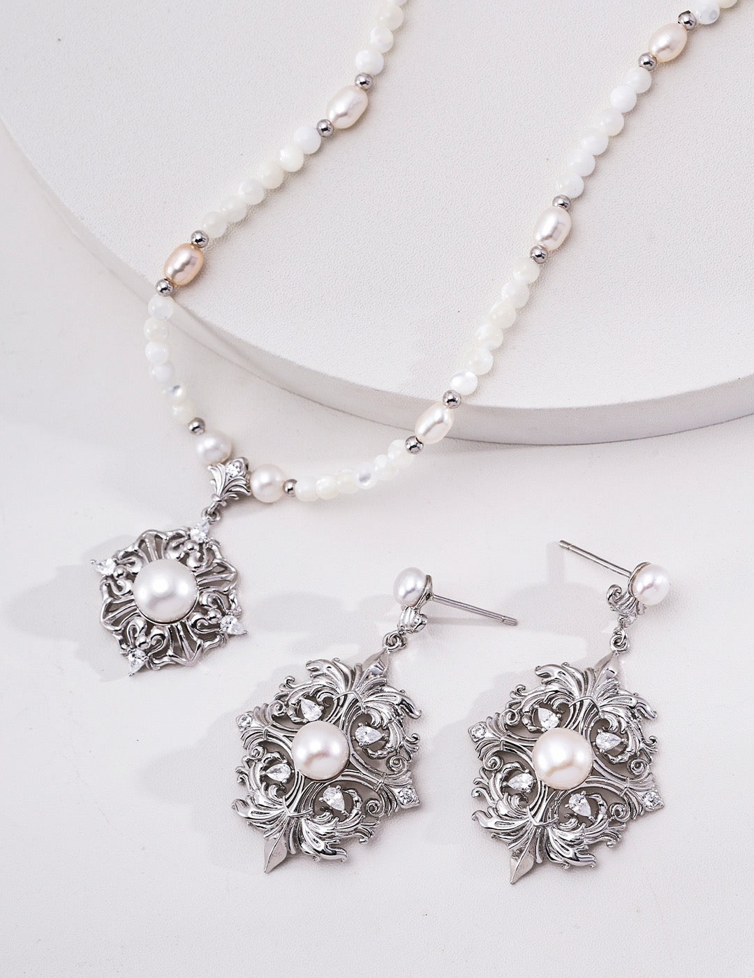 Dentelle Pearl Drop Earrings – view 3
