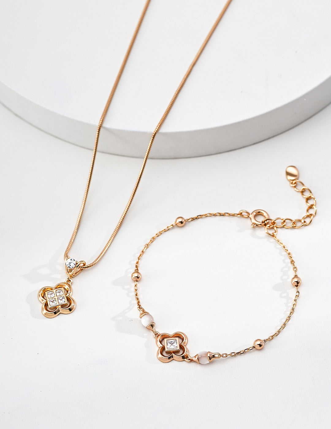 Carré Crystal Chain Bracelet – view 3