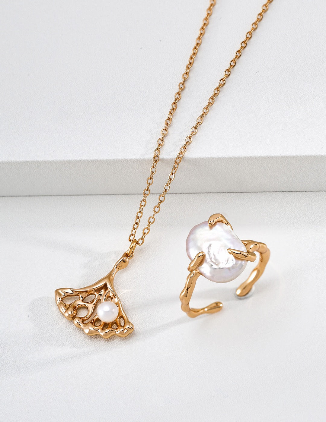 Aveline Fan Pendant Necklace – view 3