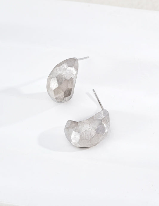 Facette Hammered Stud Earrings