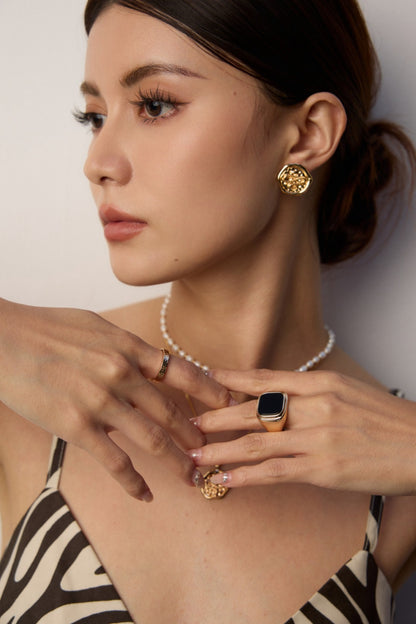 Noir Signet Ring