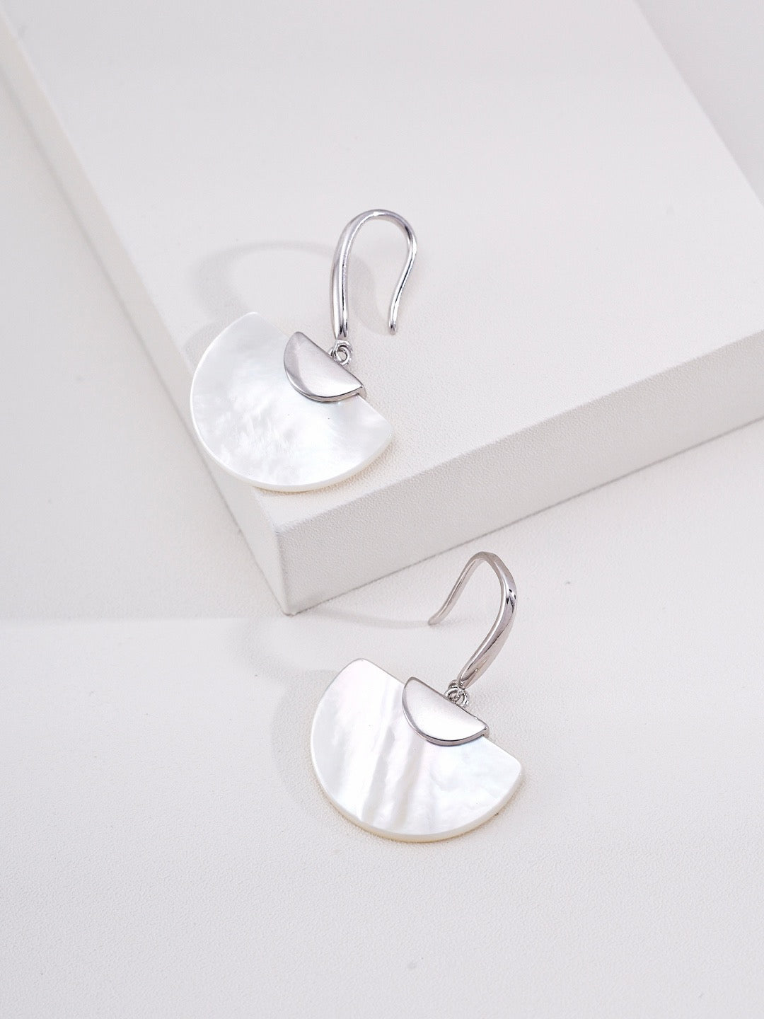 Luna Shell Earrings