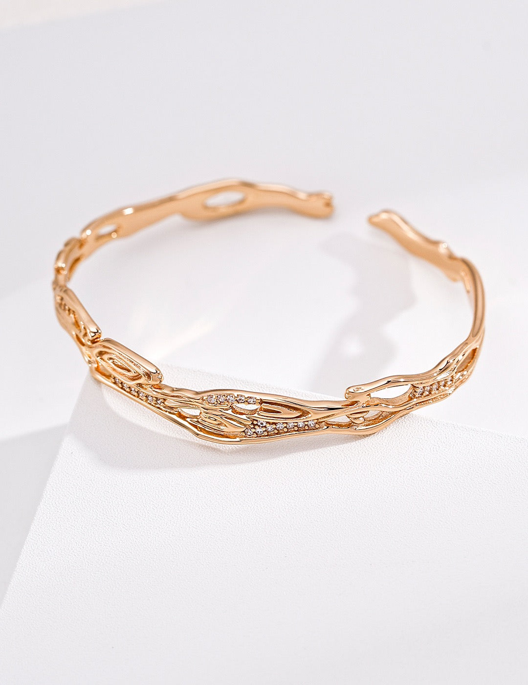 Élan crystal cuff bracelet product view