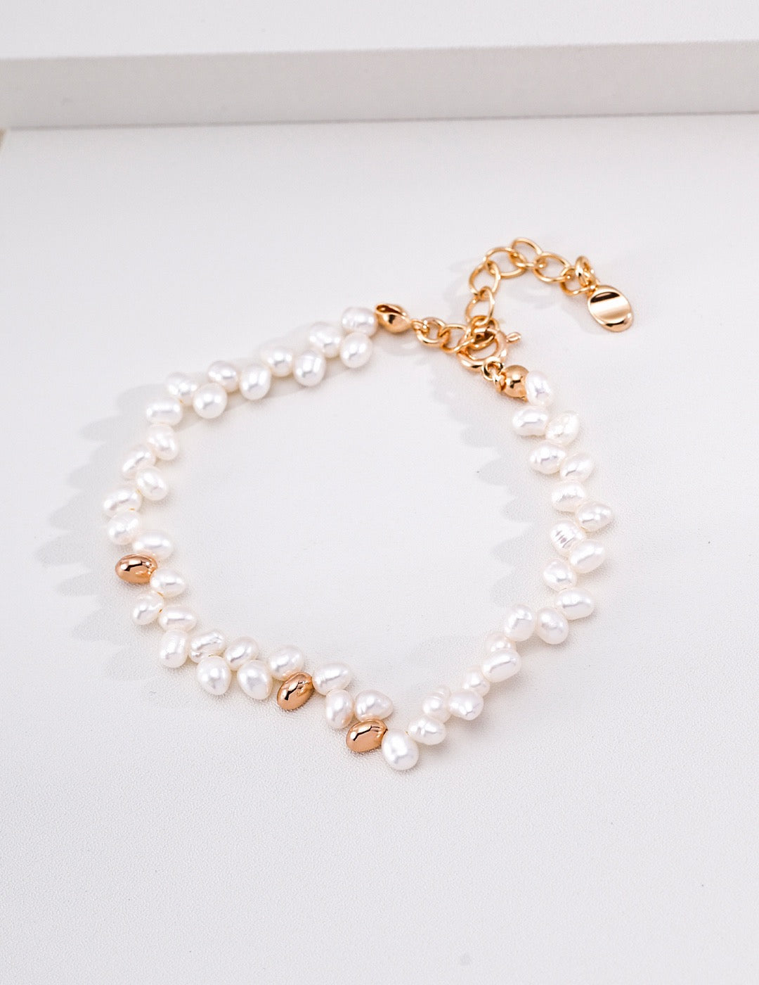 Élodie freshwater pearl bracelet front view