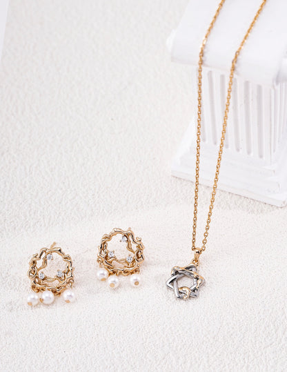 Étoile Entwined Pendant Necklace – view 3