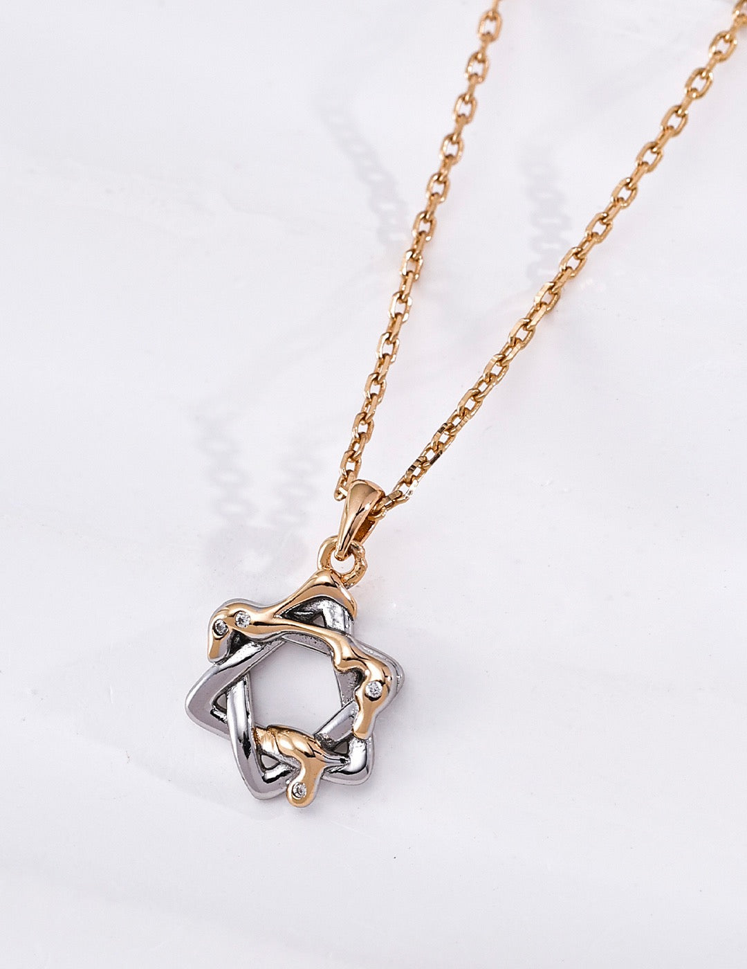 Étoile Entwined Pendant Necklace – view 4