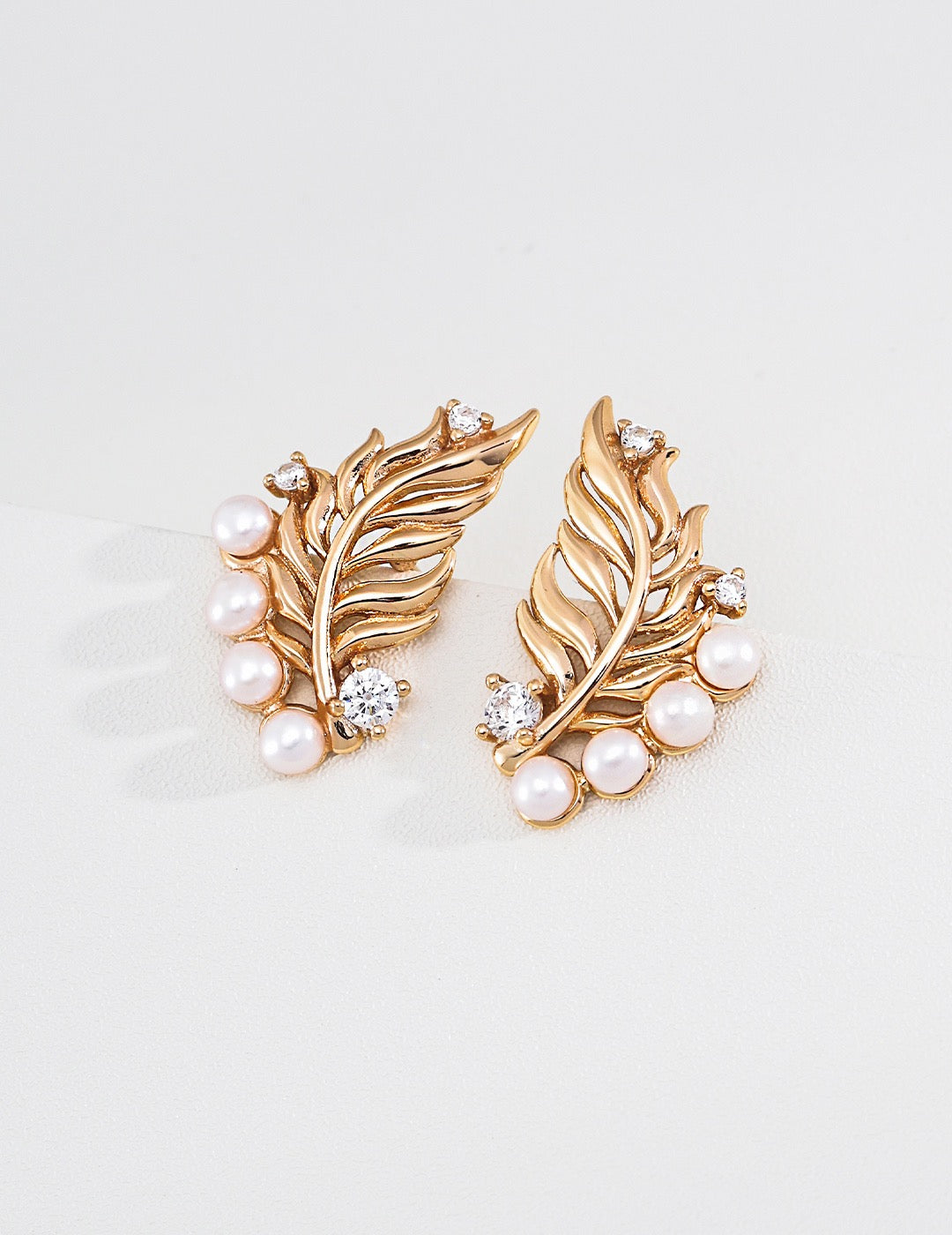 Feuille Pearl Cluster Earrings – view 2