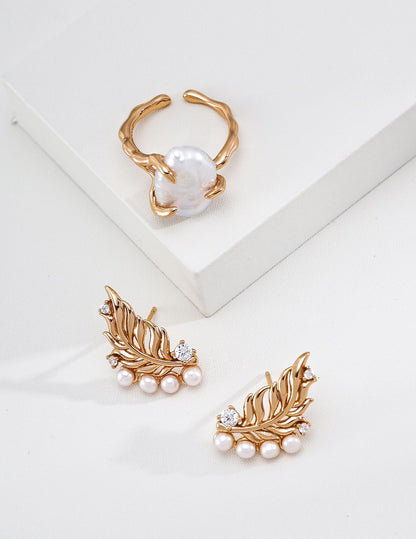 Feuille Pearl Cluster Earrings – view 3