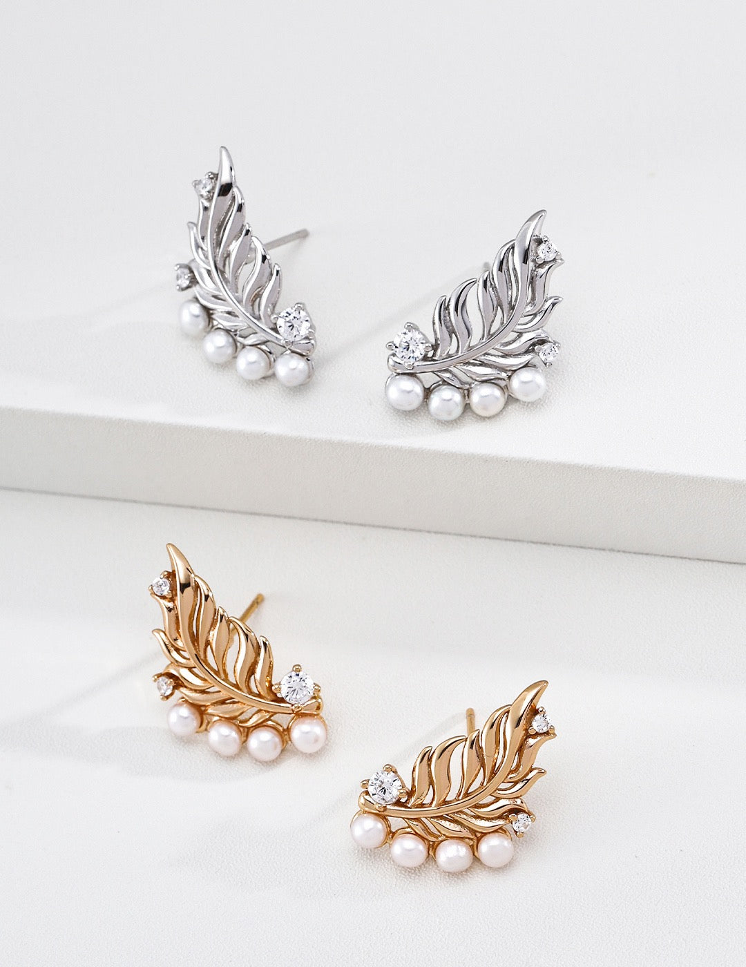 Feuille Pearl Cluster Earrings – view 4