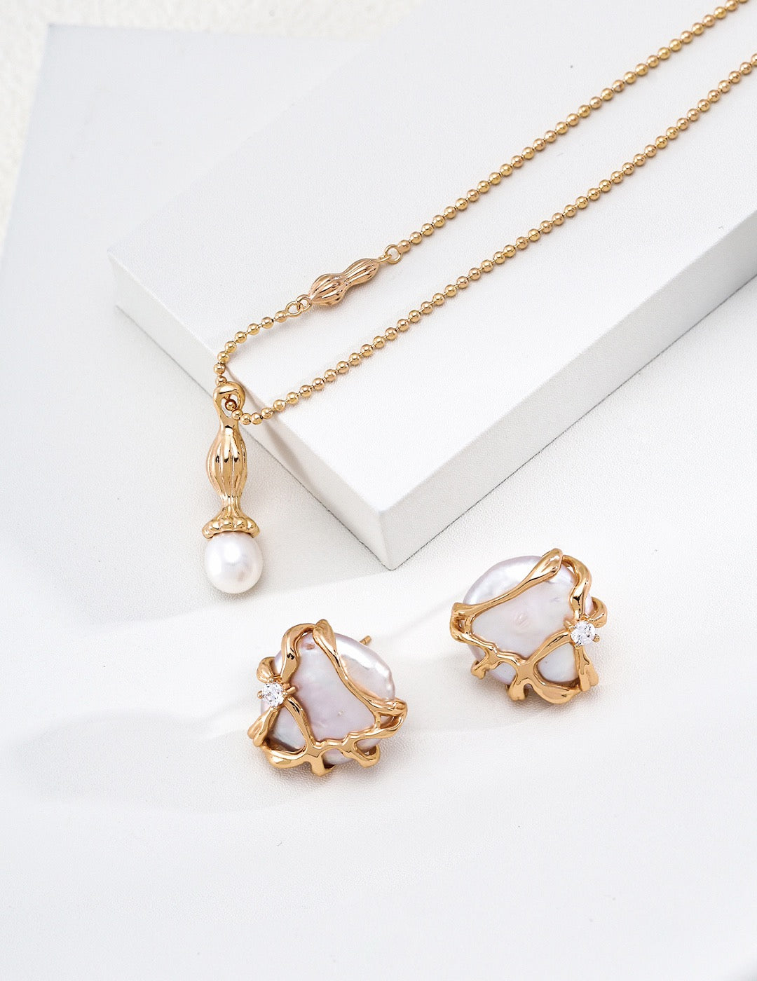Calebasse Pearl Charm Necklace – view 4