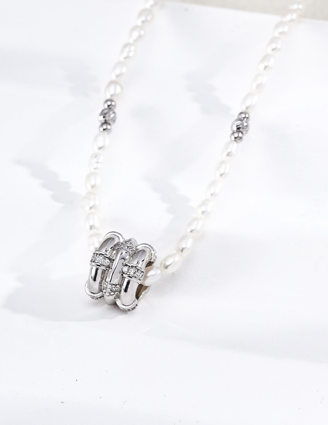 Fortuna Pearl Wheel Necklace – view 2