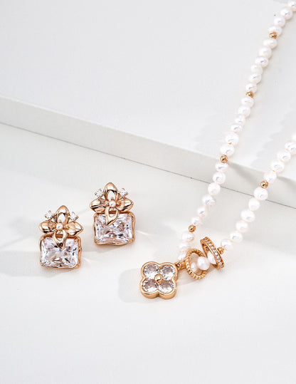 Trèfle Pearl Strand Necklace