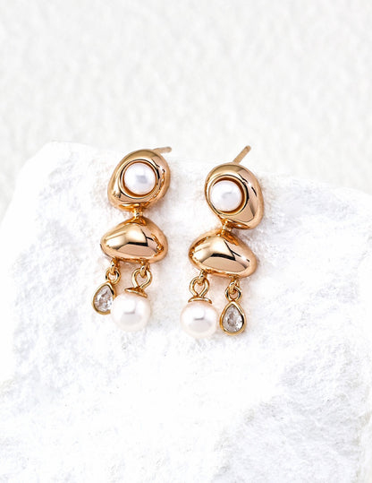 Rosée Pearl Sculptural Earrings – view 4