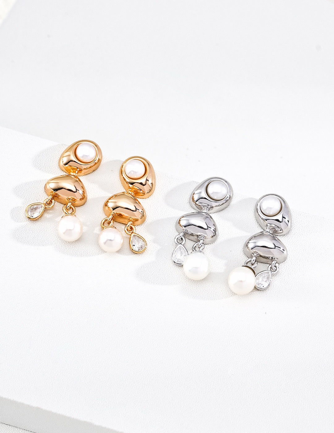 Rosée Pearl Sculptural Earrings