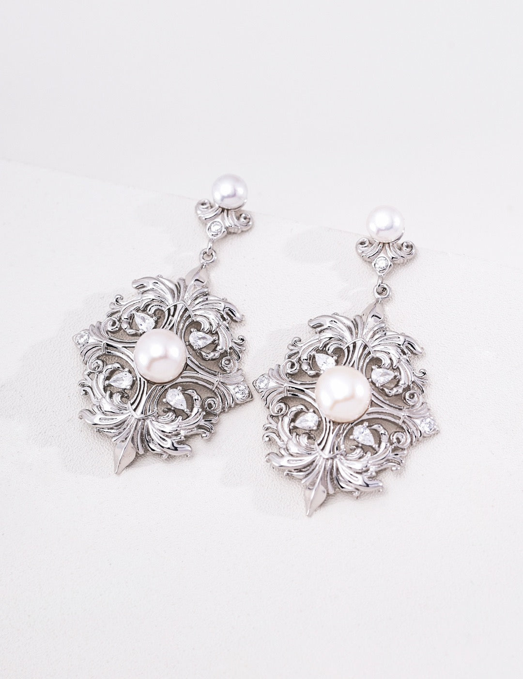 Dentelle Pearl Drop Earrings – view 2