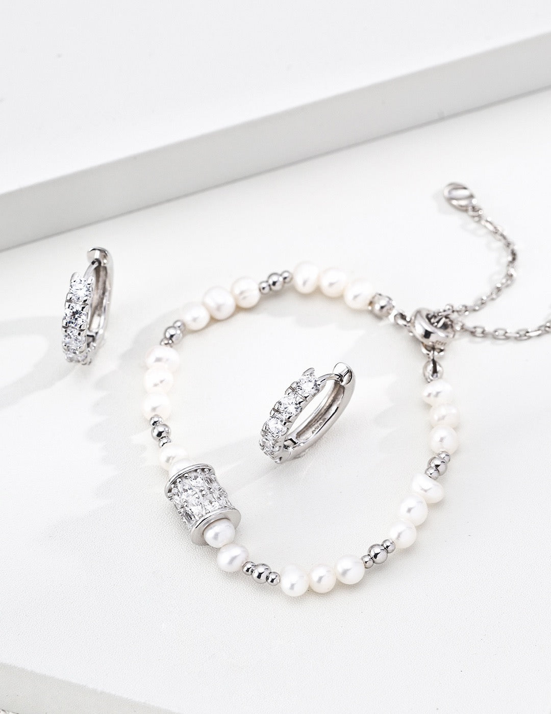 Fortuna Pearl Barrel Bracelet – view 3