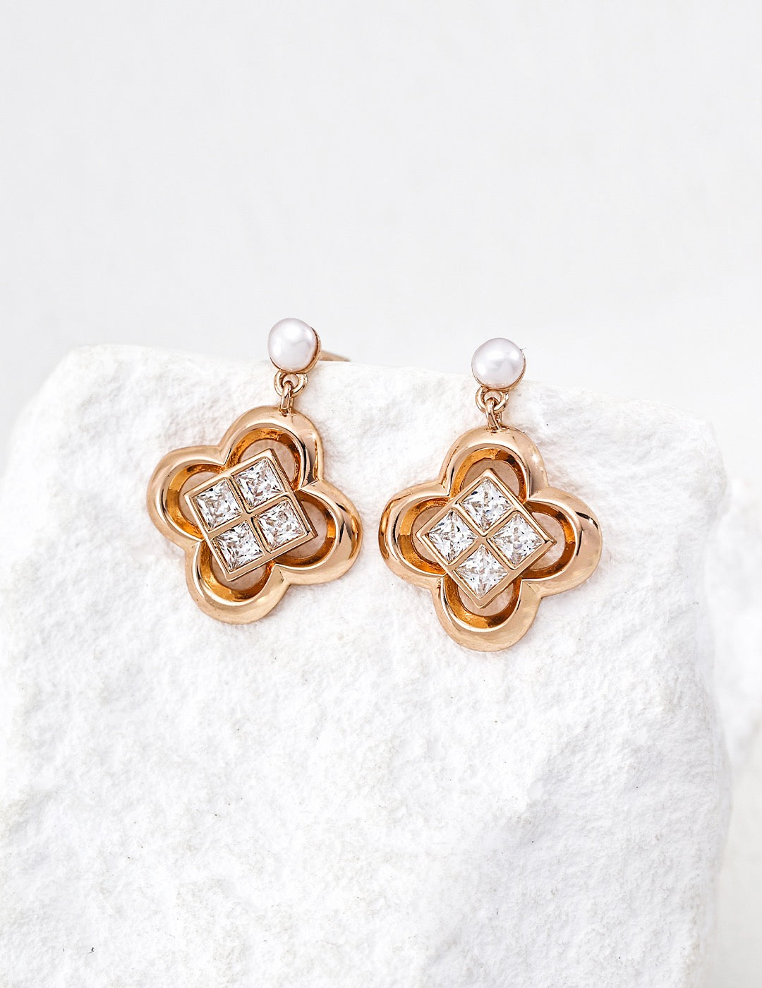 Trèfle Crystal Drop Earrings – view 2