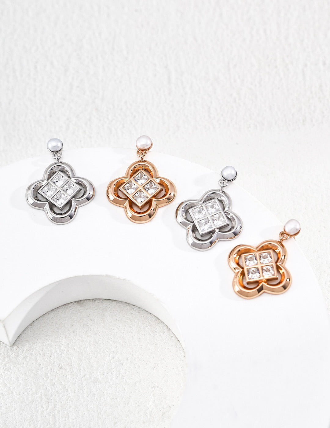 Trèfle Crystal Drop Earrings