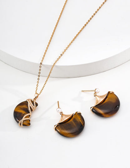Œil de Tigre Shell Pendant Necklace — view 3