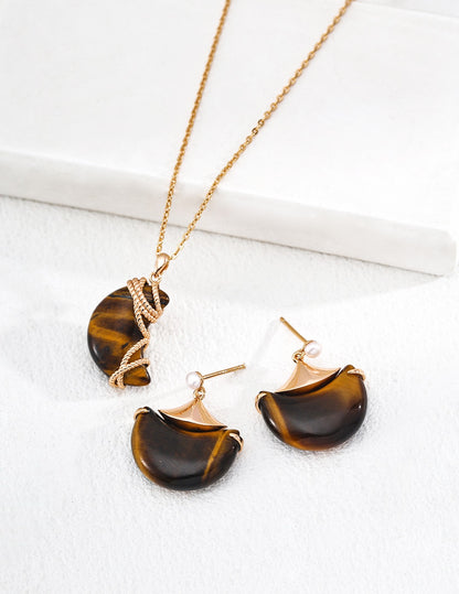 Œil de Tigre Shell Pendant Necklace with Œil de Tigre Sculptural Studs