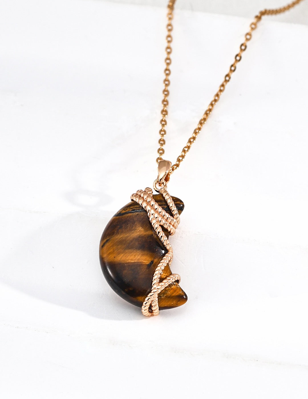 Œil de Tigre Shell Pendant Necklace