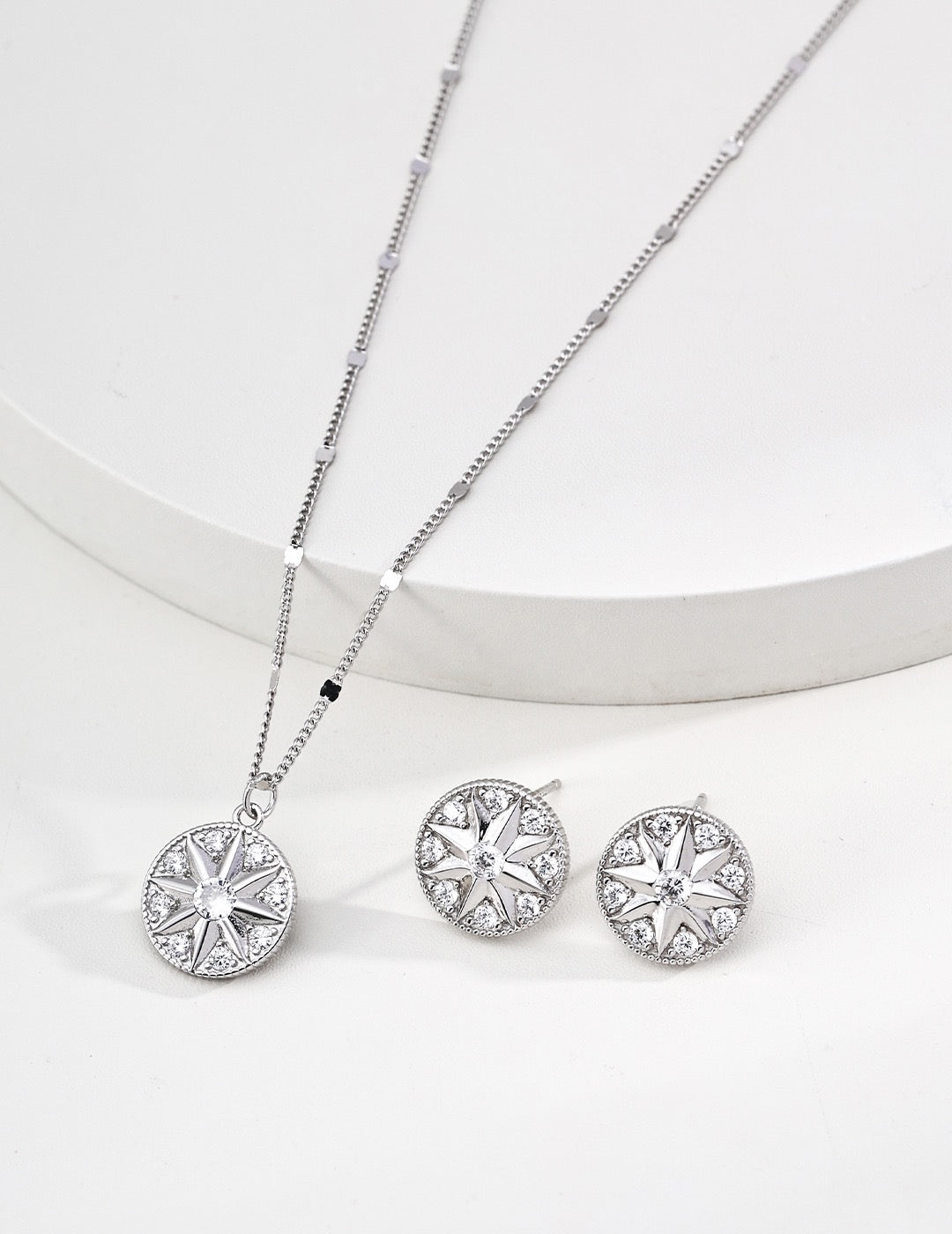 Boussole Crystal Stud Earrings