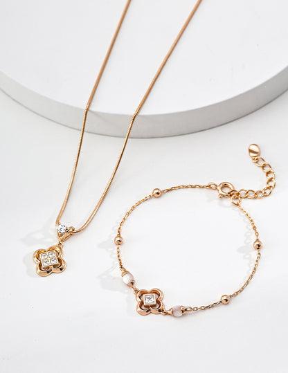 Carré Crystal Chain Bracelet – view 3