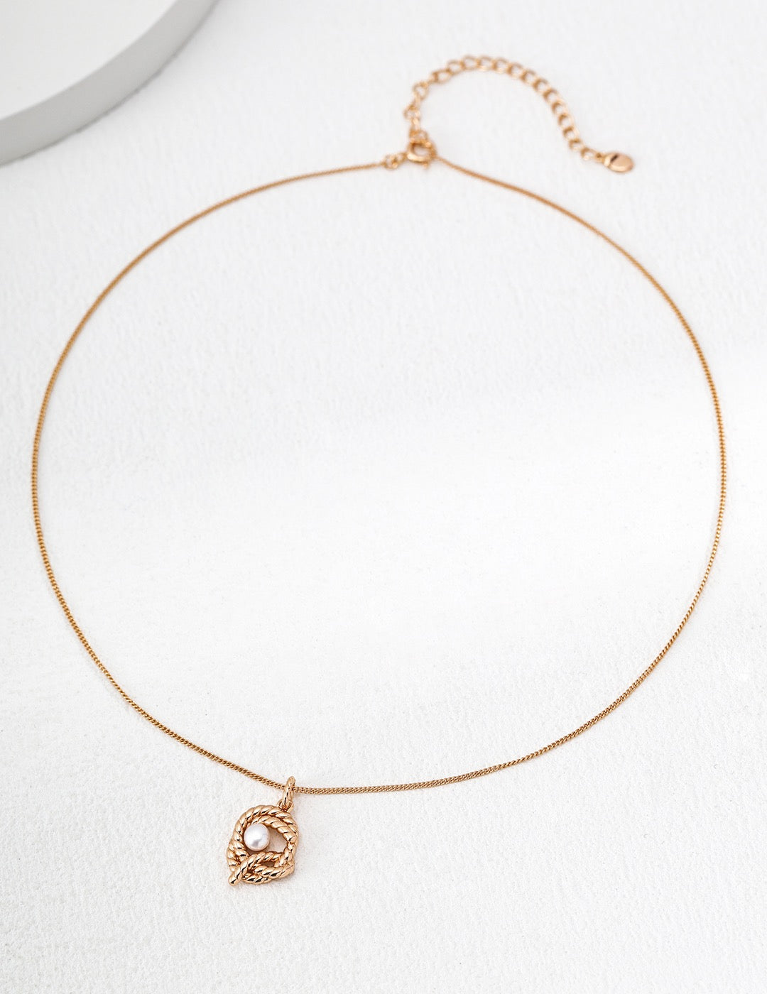Séraphine Pearl Pendant Necklace — view 2