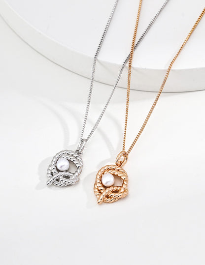Séraphine Pearl Pendant Necklace — view 4