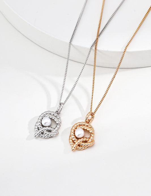 Séraphine Pearl Pendant Necklace — view 4