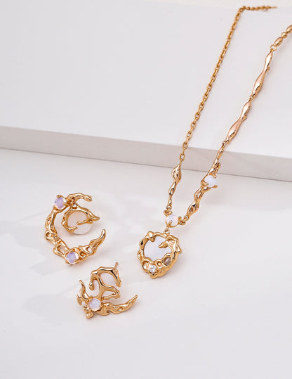 Luna Shell Pendant Necklace — view 4