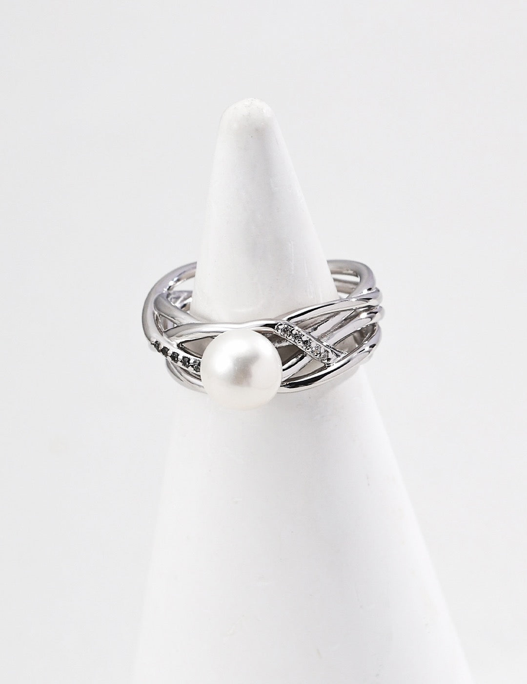 Entrelacé Pearl Ring — view 1