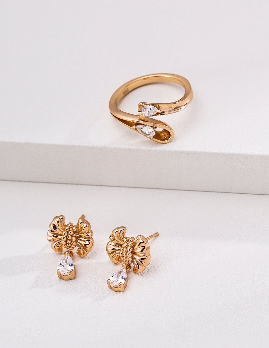 Élan Crystal Wrap Ring – view 3