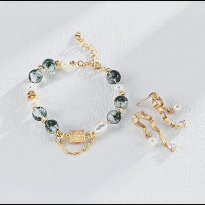Brume Verte Pearl Bracelet — video